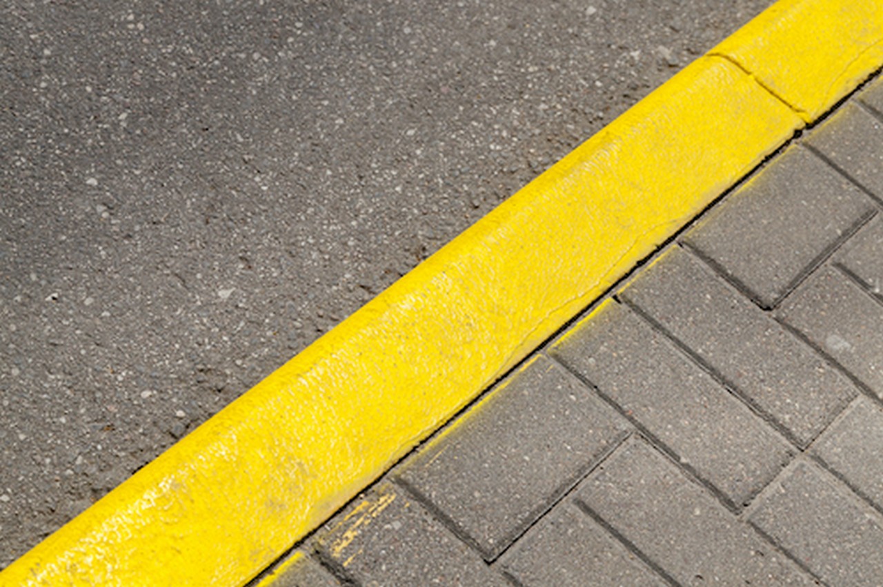 Driving Constraints Can I Park On a Solitary Yellow Line?