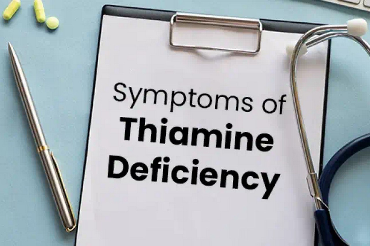 What are the usual signs of thiamine shortage?