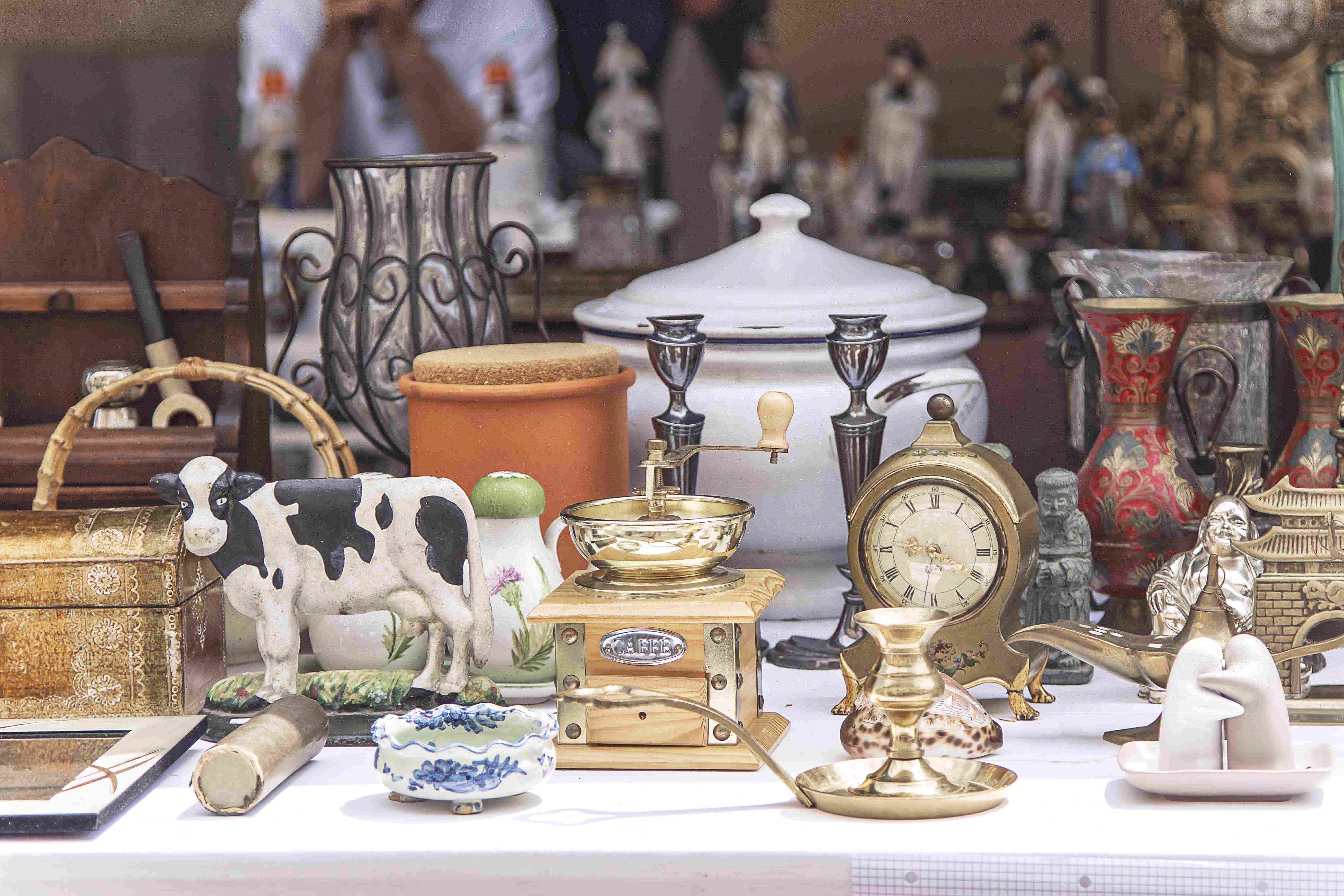 4 Concerns to Ask Yourself When You’re Thrifting for Home Decoration
