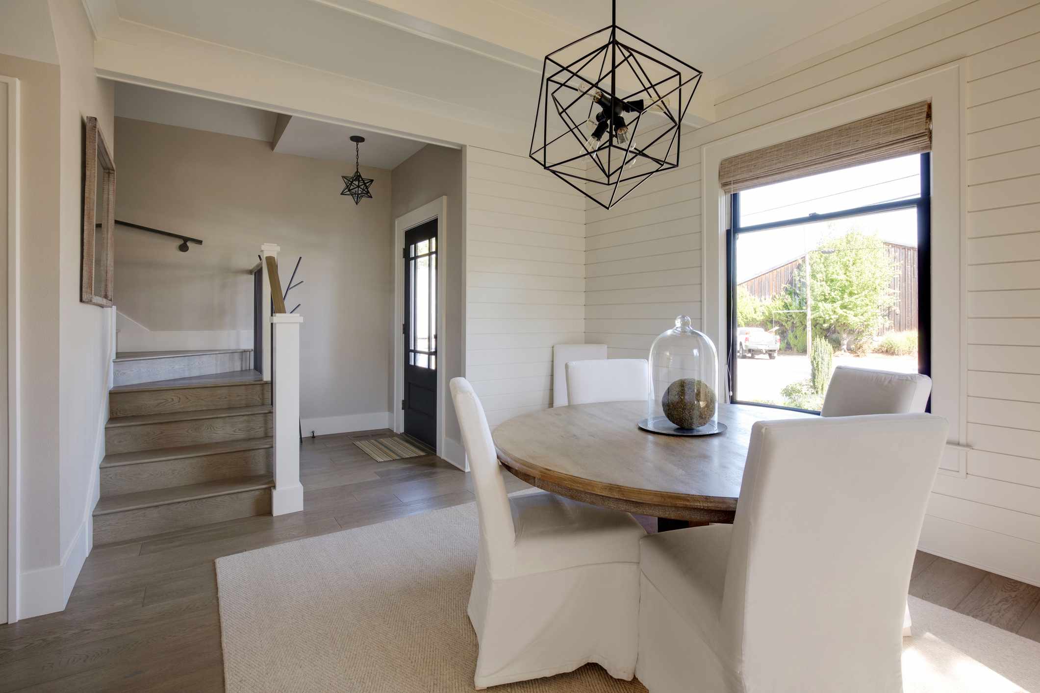 5 Typical Decoration Errors That Can Make Your Home Feel Less Welcoming, According to Designers