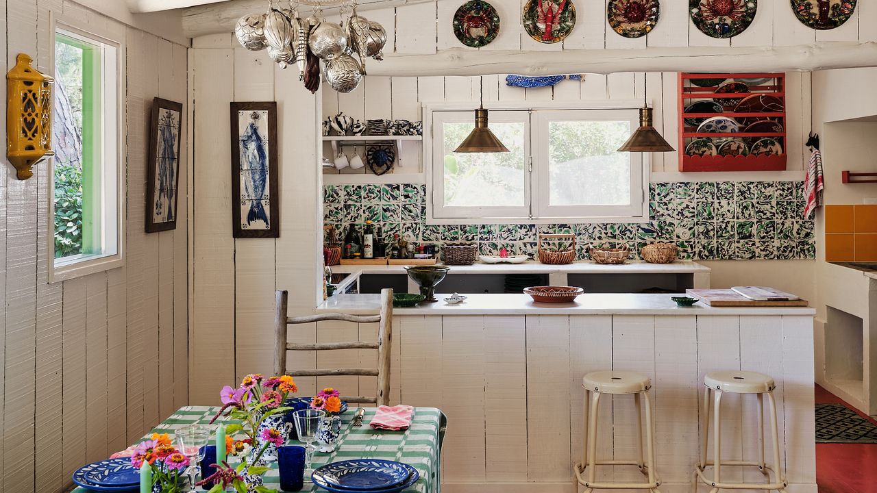 3 smart designs to maximize a little kitchen area