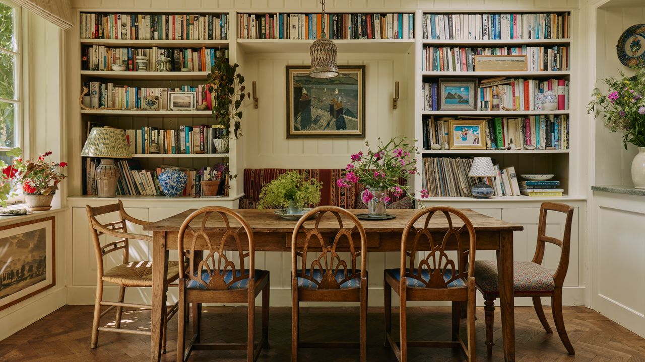 The chicest methods to include a dining area into your living-room